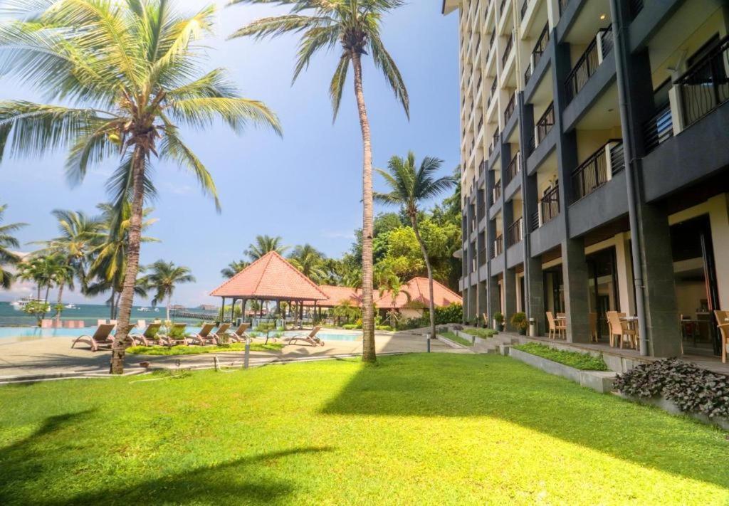 Laprima Hotel Labuan Bajo Exterior photo