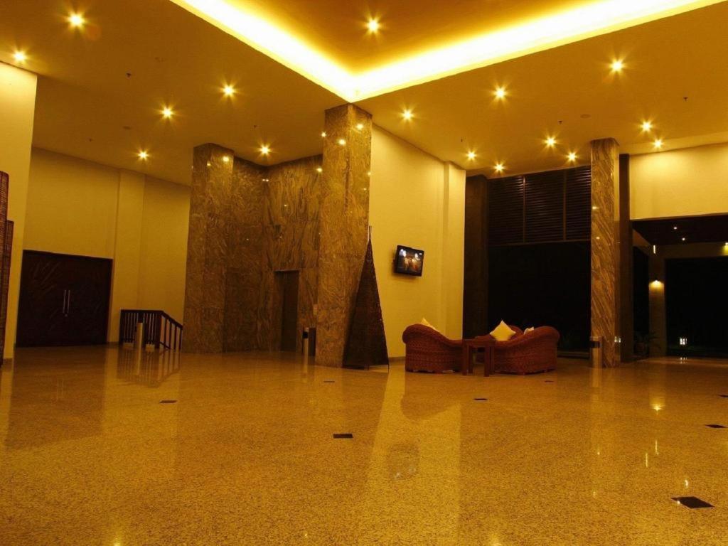 Laprima Hotel Labuan Bajo Exterior photo