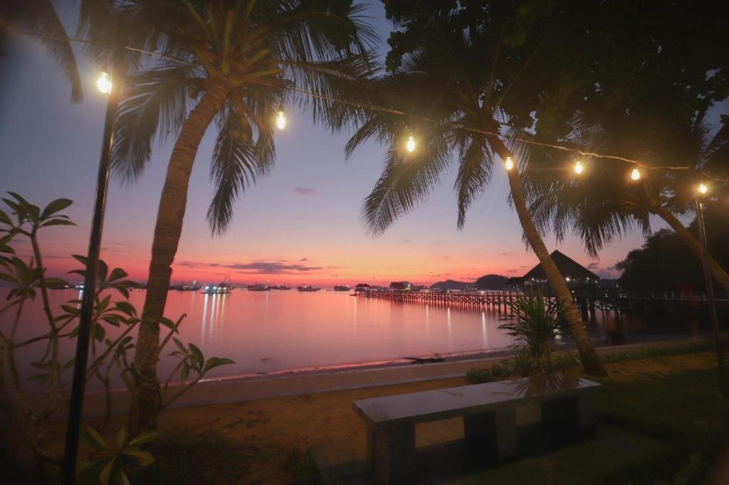 Laprima Hotel Labuan Bajo Exterior photo
