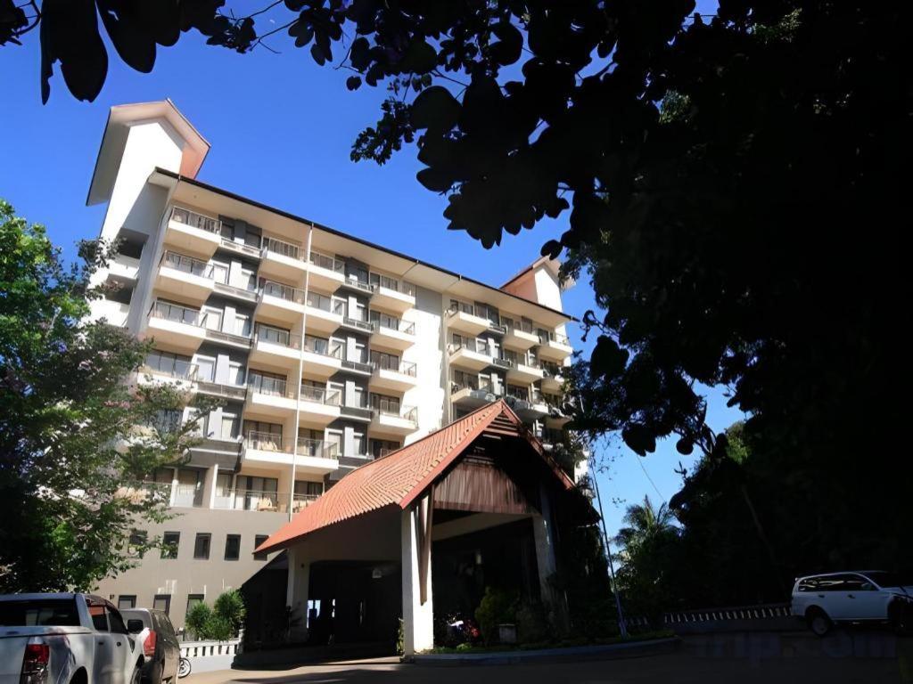 Laprima Hotel Labuan Bajo Exterior photo