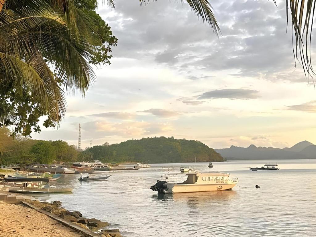 Laprima Hotel Labuan Bajo Exterior photo