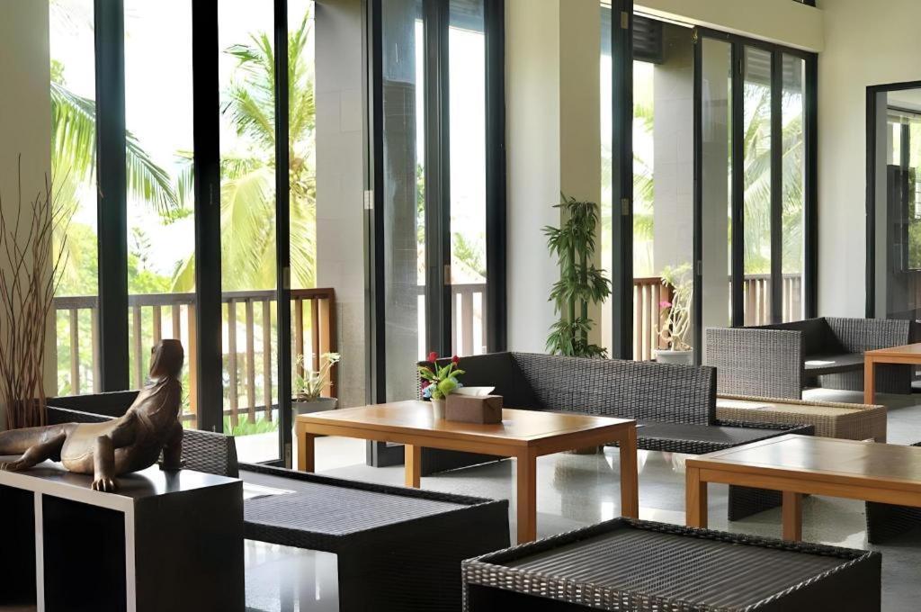 Laprima Hotel Labuan Bajo Exterior photo