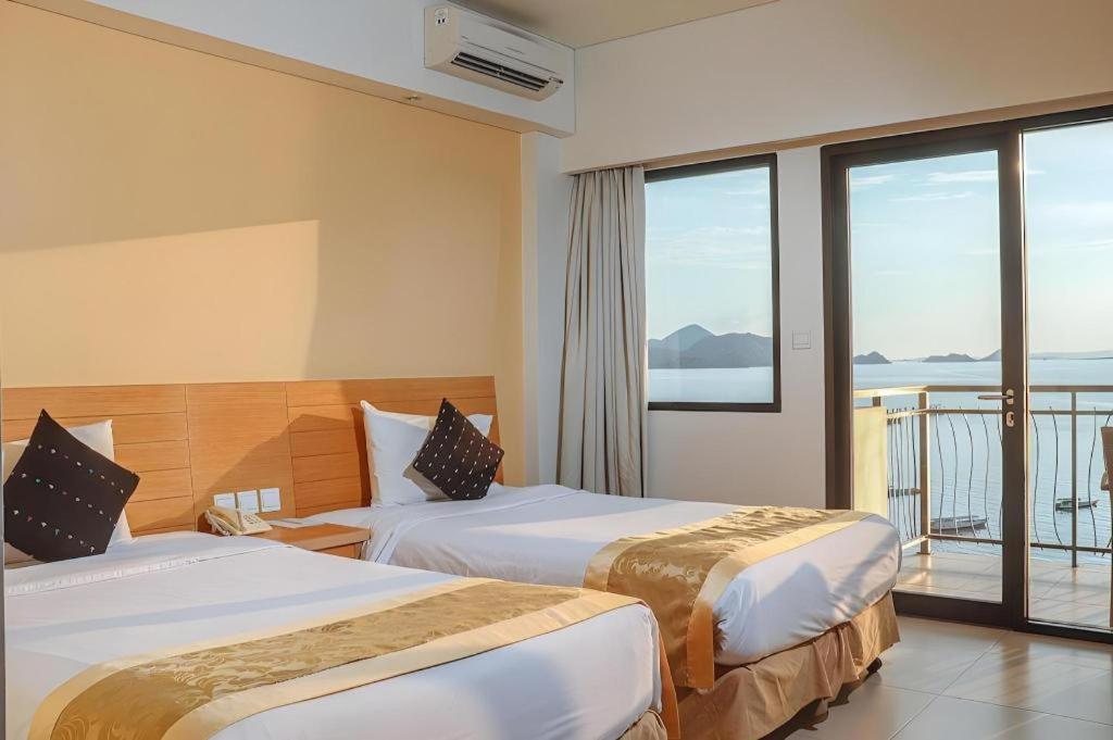 Laprima Hotel Labuan Bajo Exterior photo