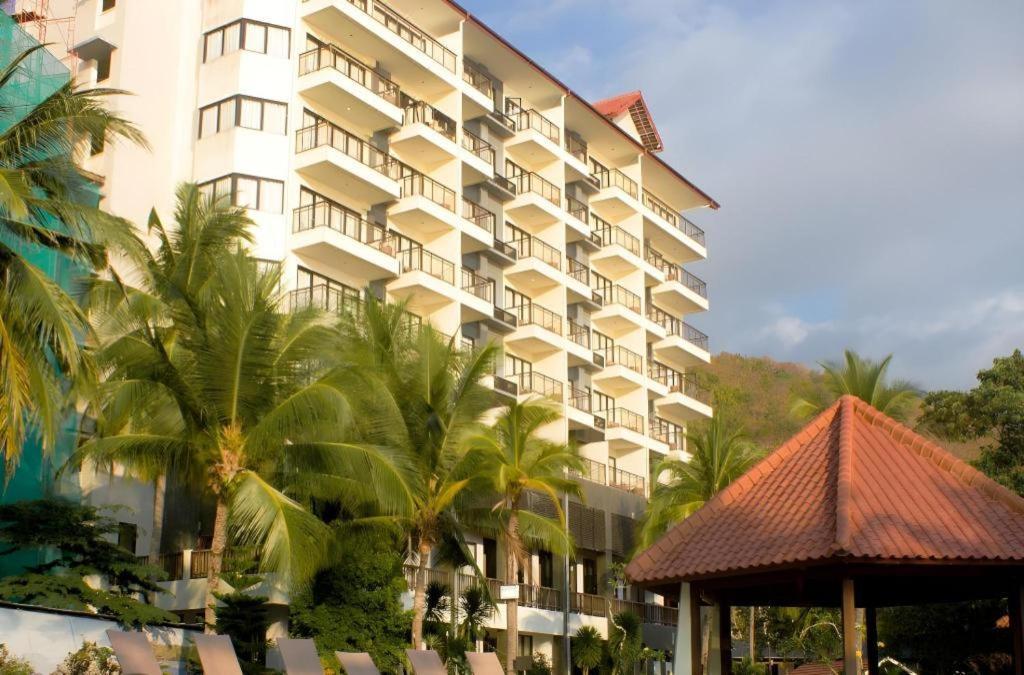 Laprima Hotel Labuan Bajo Exterior photo