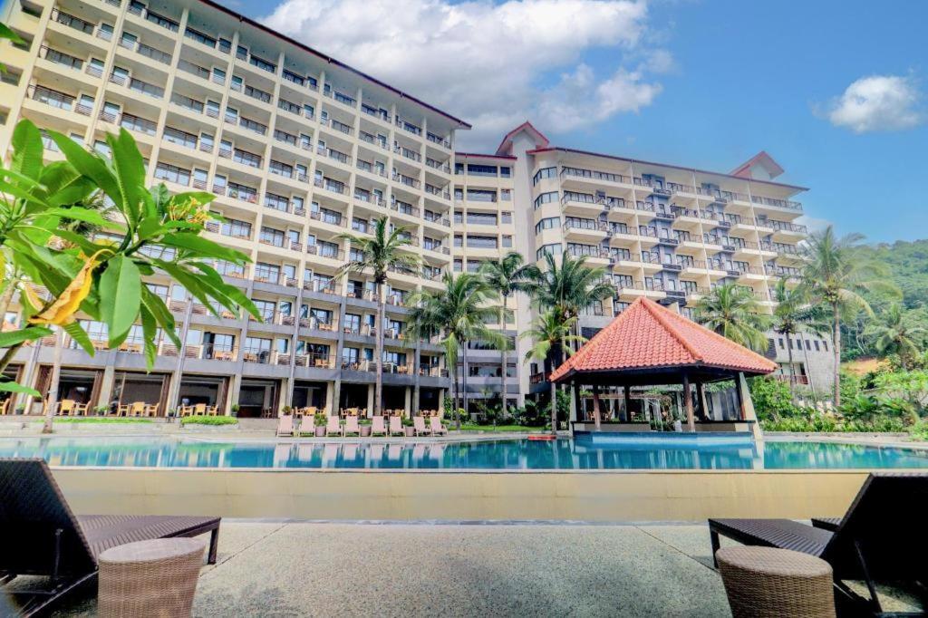 Laprima Hotel Labuan Bajo Exterior photo