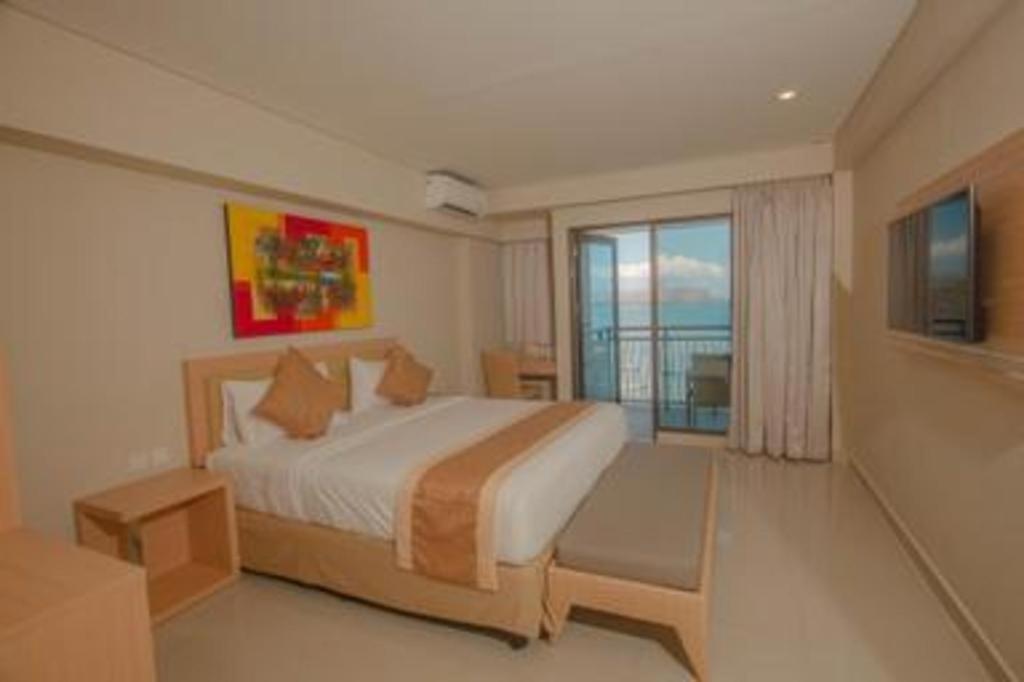 Laprima Hotel Labuan Bajo Exterior photo