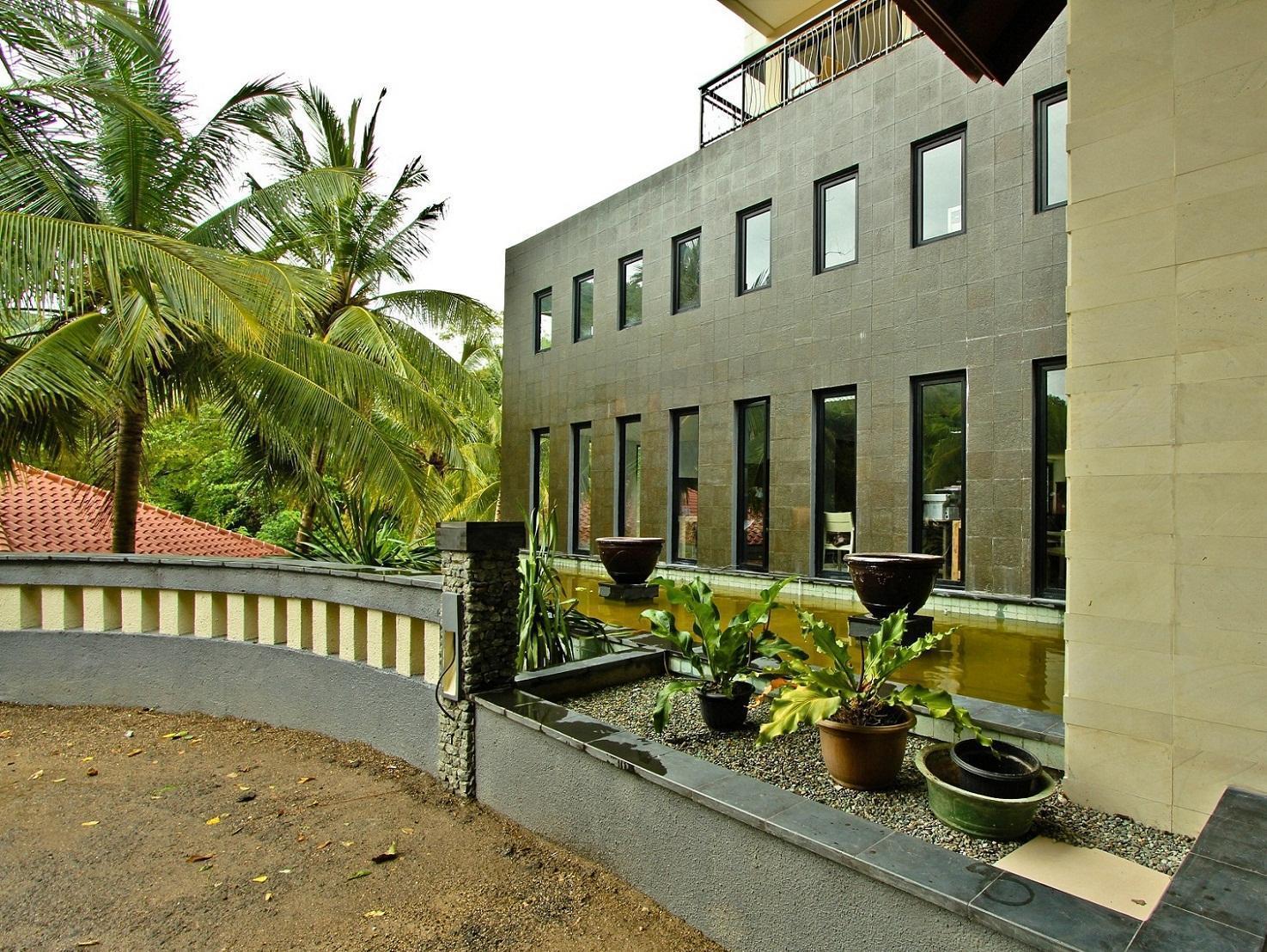 Laprima Hotel Labuan Bajo Exterior photo